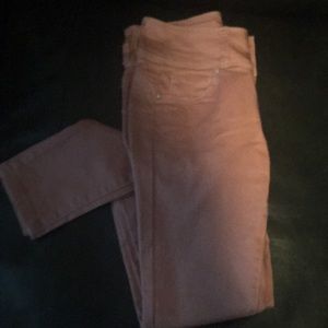 Jeans, low rise with zipper and three buttons!